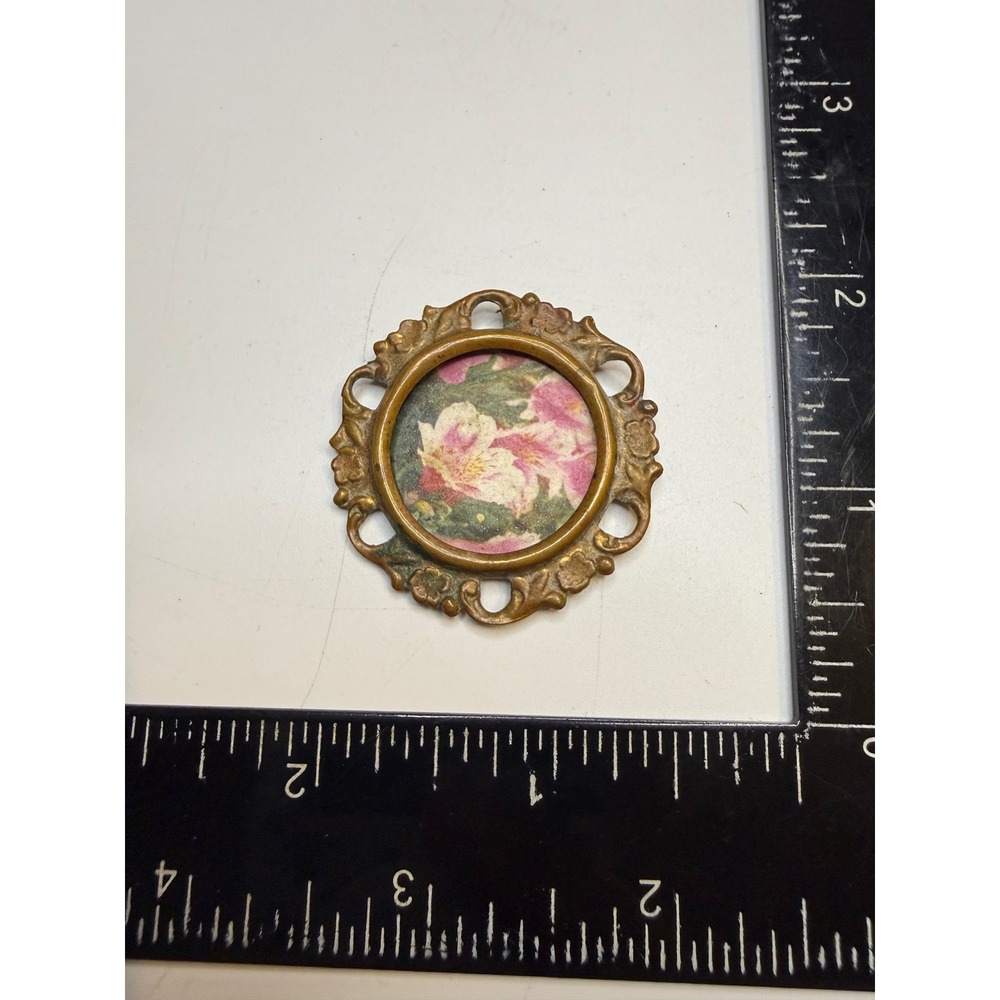 Vintage Brass Tone Floral Lithograph Brooch Ornate Scalloped Round Pin 1.5 Inch